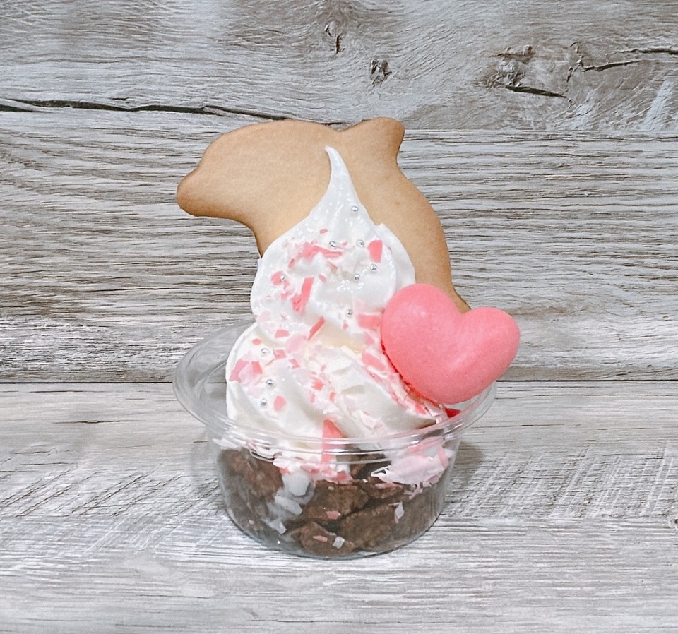 新江ノ島水族館【恋するえのすい 限定特典＆メニュークーポン付き前売券】：限定メニュー100円引きクーポン 対象フード「恋するドルフィンサンデー」